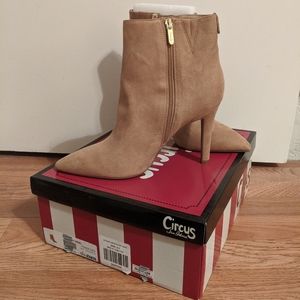 Circus by Sam Edelman sz 9.5 gold camel booties